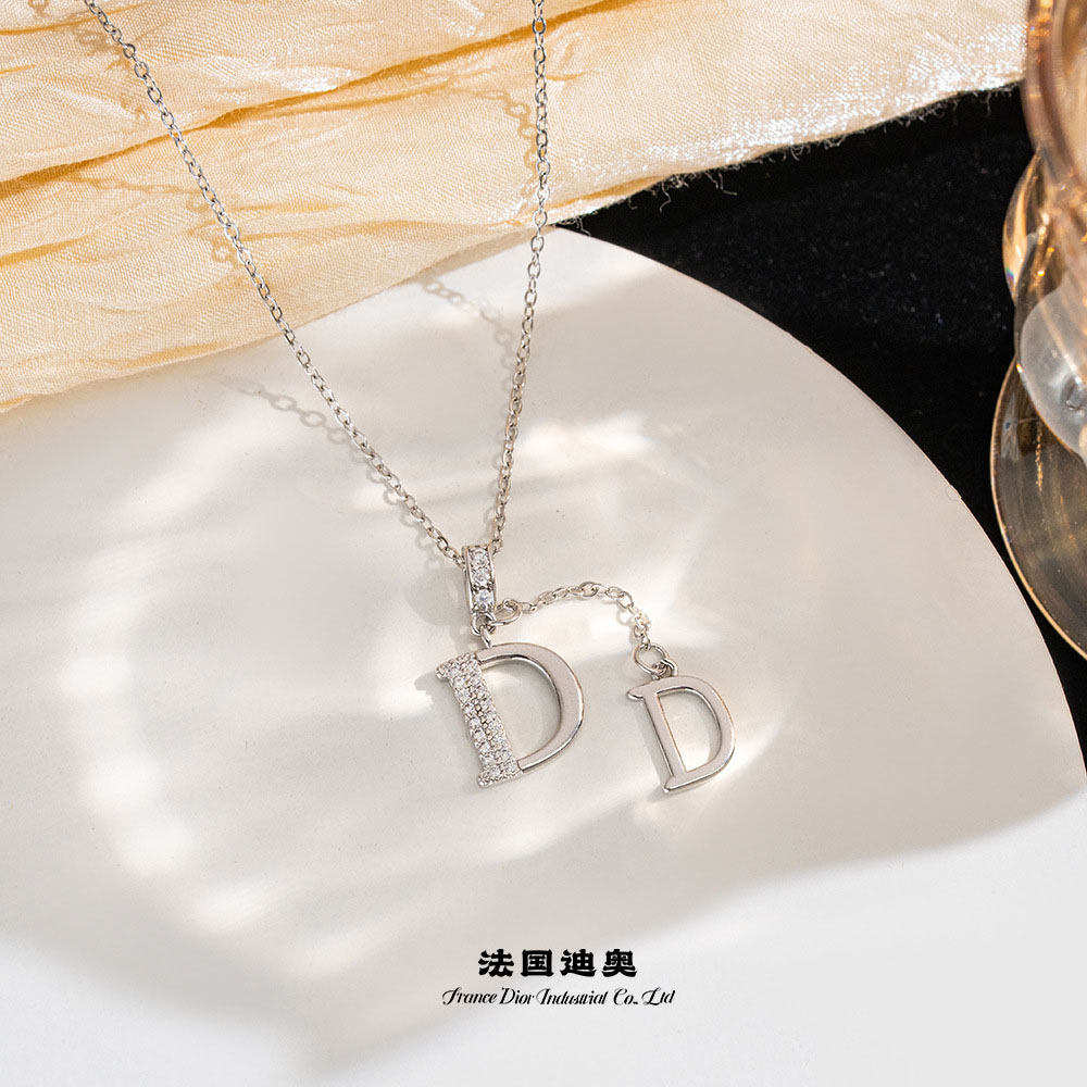 源头法国迪奥【D字流苏】项链全球限量发行款颗颗钻石点缀满字母D知性优雅气质大方