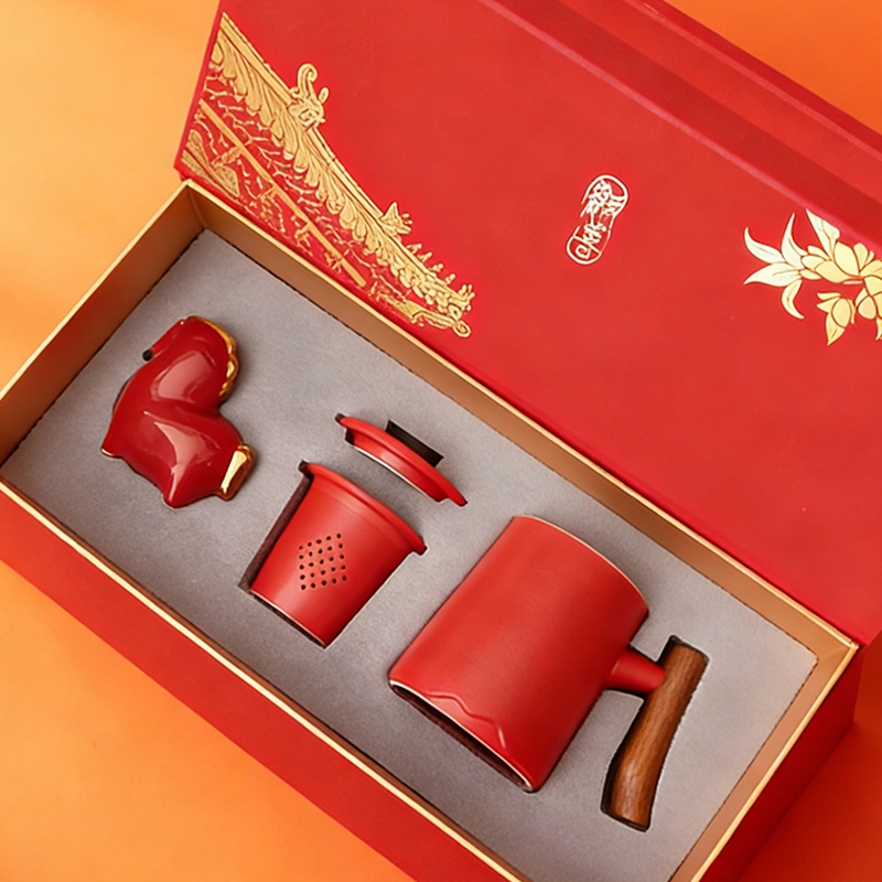 代发匠界新物潮起东方办公杯马年陶瓷摆件新春套装